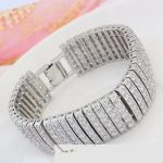 Elegantný kamenný náramok