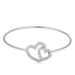 Náramok s dvojitým srdcom, Crystal