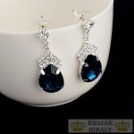 Postriebrené náušnice v tvare kvapky zdobené kryštálmi, modrá