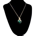 Pozlátený náhrdelník s príveskom srdiečka, zelená