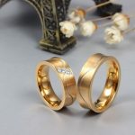 Dámska snubná obrúčka s vlnovkami, nerez, zlatá, veľkosť 8