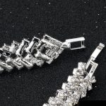 Kryštalický, geometrický náramok, striebornej farby