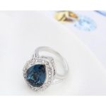 Prsteň v tvare kvapky, Montana, zdobený kryštálmi Swarovski, 6.5