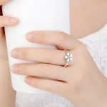 Strieborný prsteň s kvetmi, 7