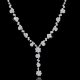 Kvetinový krištáľový náhrdelník striebornej farby