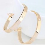 Klasické kruhové náušnice, trblietavé zlato