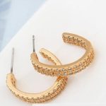 Okrúhle náušnice s kamienkami, trblietavé zlato