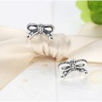 Strieborné náušnice v tvare mašle