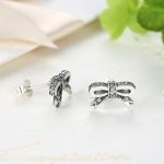 Strieborné náušnice v tvare mašle