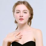 Nerezový dámsky svadobný prsteň s motívom srdca, veľkosť 5