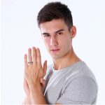 Nerezový pánsky snubný prsteň s motívom srdca, veľkosť 8