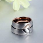 Nerezový dámsky svadobný prsteň s motívom srdca, veľkosť 9