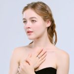 Nerezový dámsky svadobný prsteň s motívom srdca, veľkosť 9