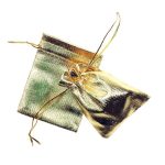 Ručne vyrobená taštička na šperky zlatej farby 9x12 cm