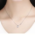 Strieborný náhrdelník s príveskom v tvare srdca