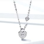 Strieborný náhrdelník s príveskom v tvare srdca
