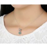 Strieborný ďatelinový prívesok so zeleným zirkónovým krištáľom