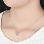 Strieborný kruhový náhrdelník s kamienkami