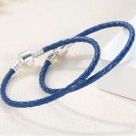 Pletený náramok, kožený, modrý, so strieborným zapínaním, 20 cm