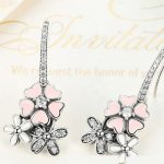 Strieborné náušnice z čerešňových kvetov so štrasovým vešiakom, ružové