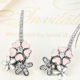   Strieborné náušnice z čerešňových kvetov so štrasovým vešiakom, ružové