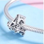 Strieborné písmeno A kúzlo so zirkónovým kryštálom