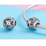 Strieborné písmeno K s pôvabnými kryštálmi