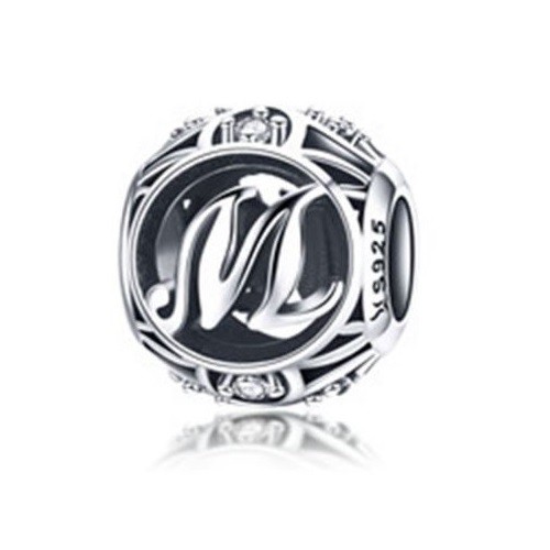 Strieborné písmeno M s pôvabnými kryštálmi