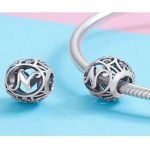 Strieborné písmeno N s pôvabnými kryštálmi