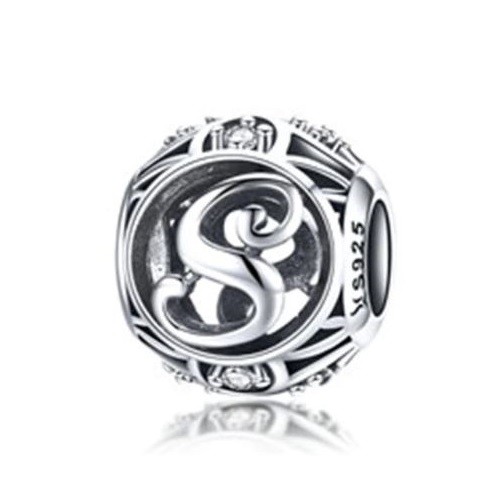 Strieborné písmeno S s pôvabnými kryštálmi