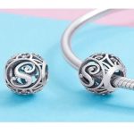 Strieborné písmeno S s pôvabnými kryštálmi