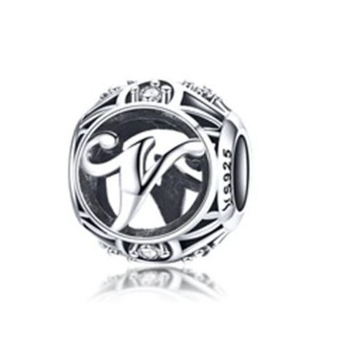 Strieborné písmeno V s pôvabnými kryštálmi