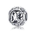 Strieborné písmeno X s pôvabnými kryštálmi