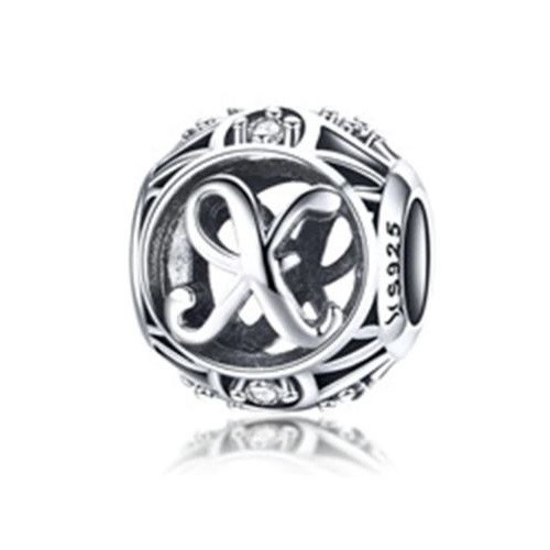 Strieborné písmeno X s pôvabnými kryštálmi