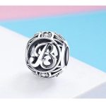 Strieborné písmeno B s pôvabnými kryštálmi