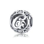 Strieborné písmeno C s pôvabnými kryštálmi