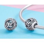 Strieborné písmeno H s pôvabnými kryštálmi