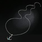 Strieborný náhrdelník so železnou mačkou