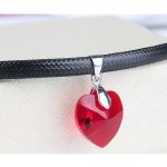 Kožený náhrdelník s príveskom srdiečka, Siam, zdobený kryštálmi Swarovski