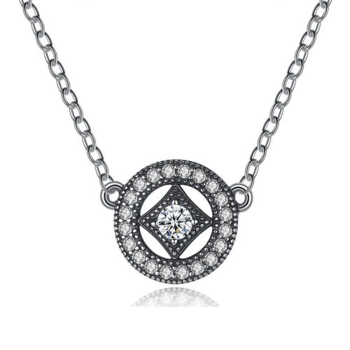 Strieborný náhrdelník s vintage príveskom