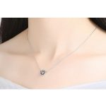 Strieborný náhrdelník s vintage príveskom