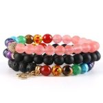 Meditačný náramok s čiernymi korálkami z lávového kameňa, znak OM