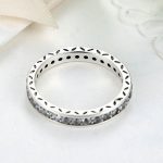 Strieborný prsteň so zirkónovými kamienkami, veľkosť 9