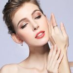 Strieborný prsteň so zirkónovými kamienkami, veľkosť 7