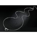 Strieborný náhrdelník s kamienkovým srdiečkom