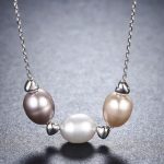Strieborný náhrdelník s perlami