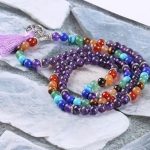 Mala s polodrahokamami, zdobenie strapce, fialová