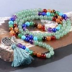 Mala s polodrahokamami, zdobenie strapce, zelená