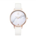 Dámske hodinky so vzorom Shengke Marble s koženým remienkom, biela farba