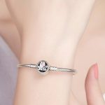 Strieborný náramok s čerešňovým kvetom, 17 cm